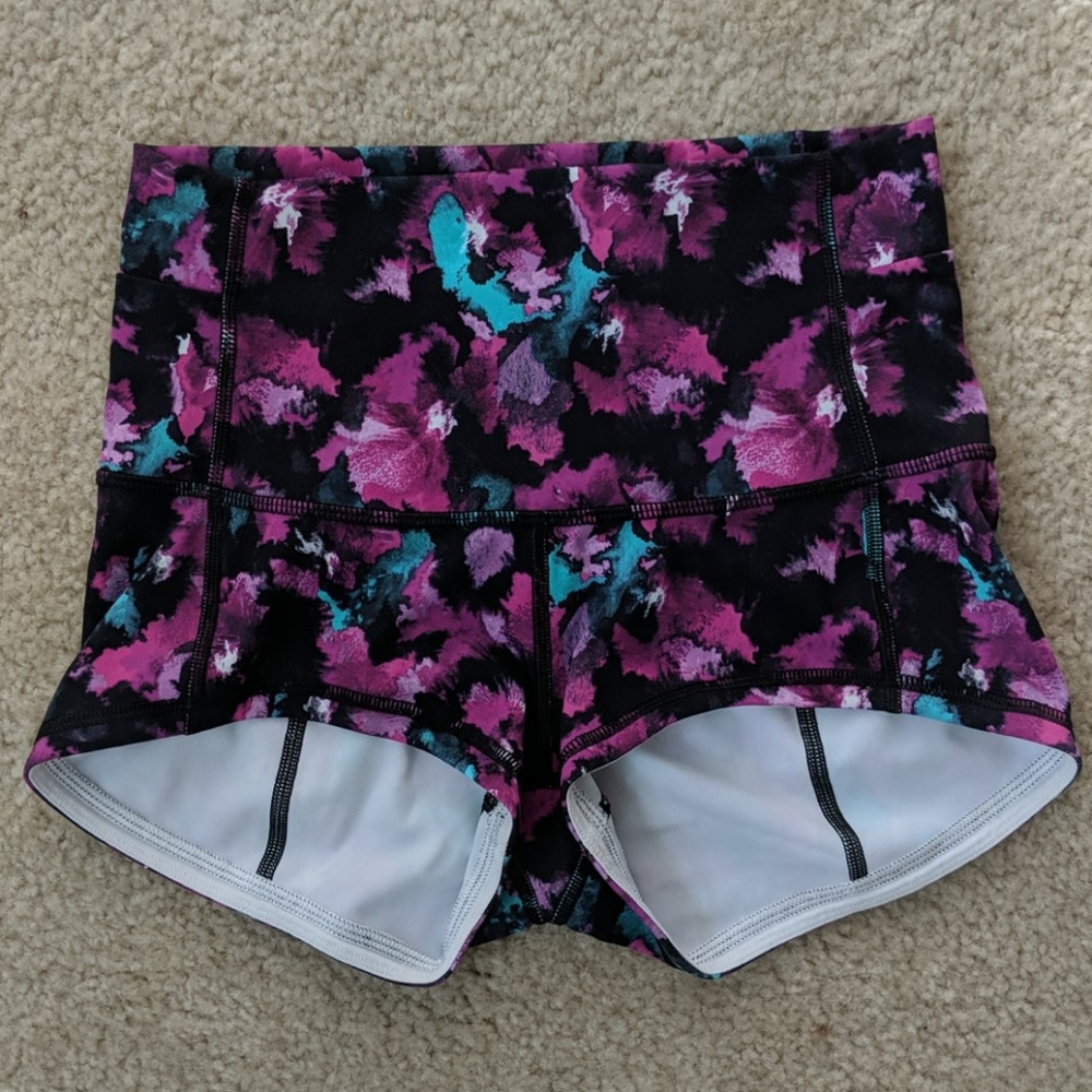 Lululemon Wunder Short 2" (Full-On Luxtreme)